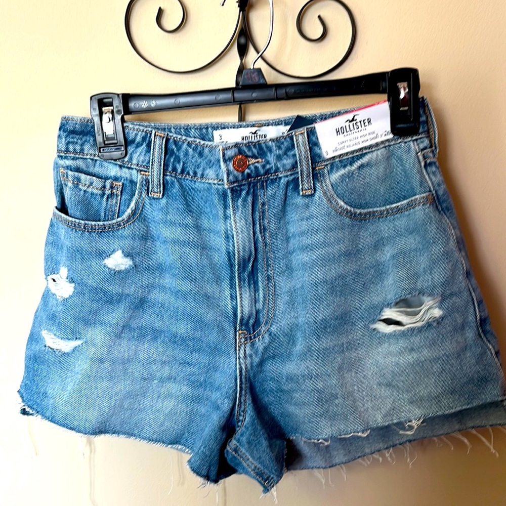 Hollister Curvy Ultra Rise Vintage Relaxed Mom Short NWT